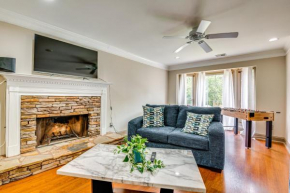 5 Mi to Lake Acworth Georgia Gem with Private Patio